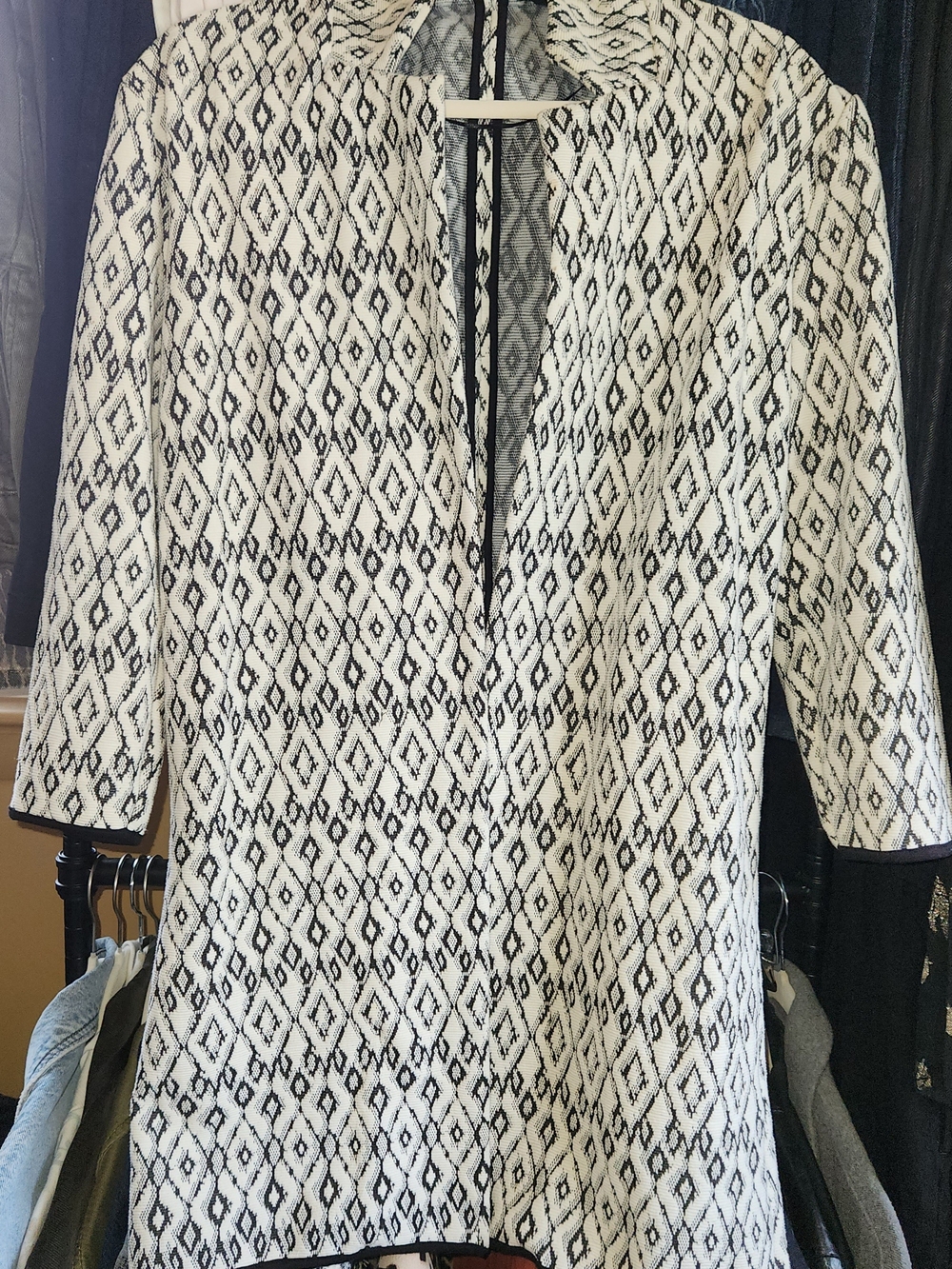 Philosophy Black and White Geometric Open Front Duster